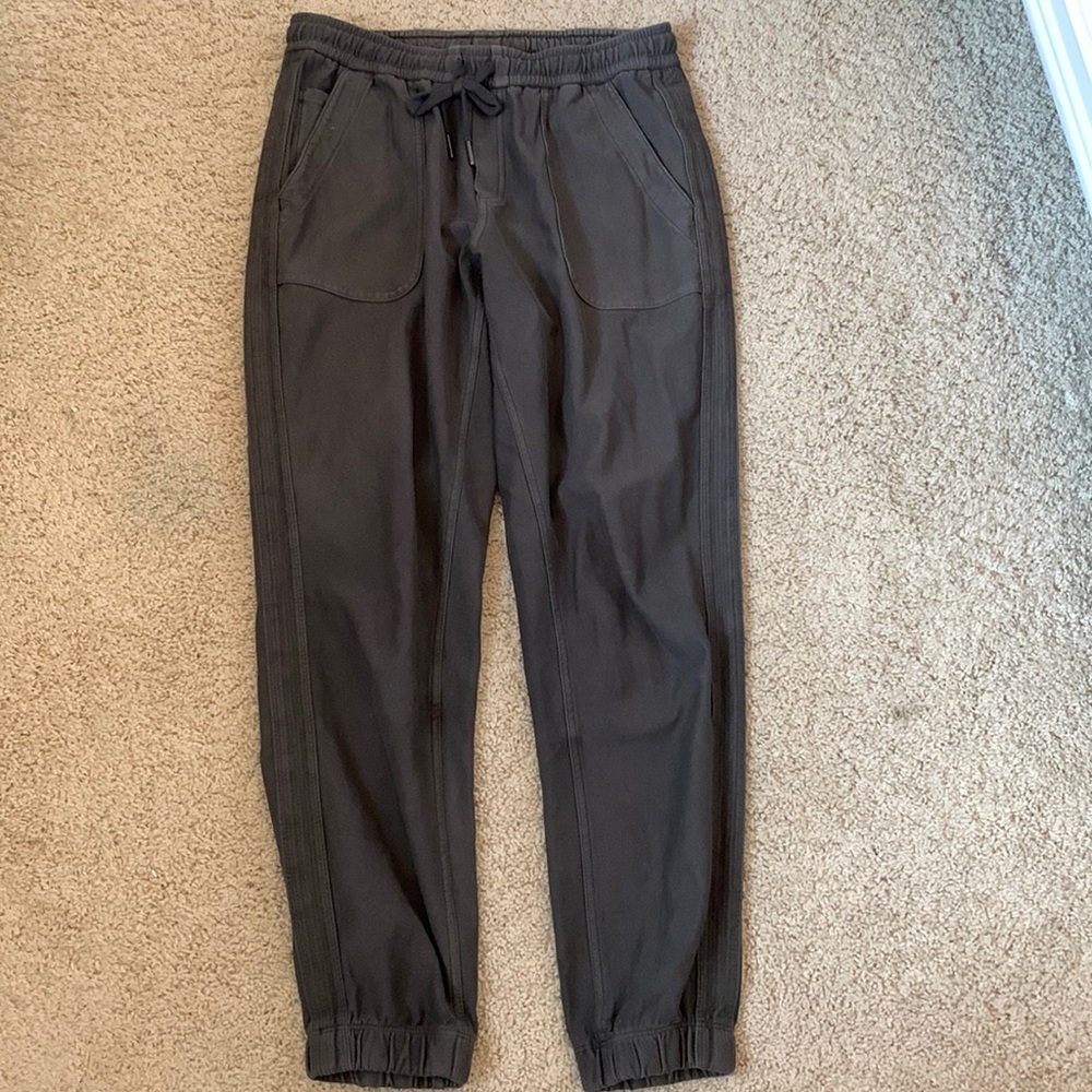 athleta dark green ish grey farallon jogger size 4